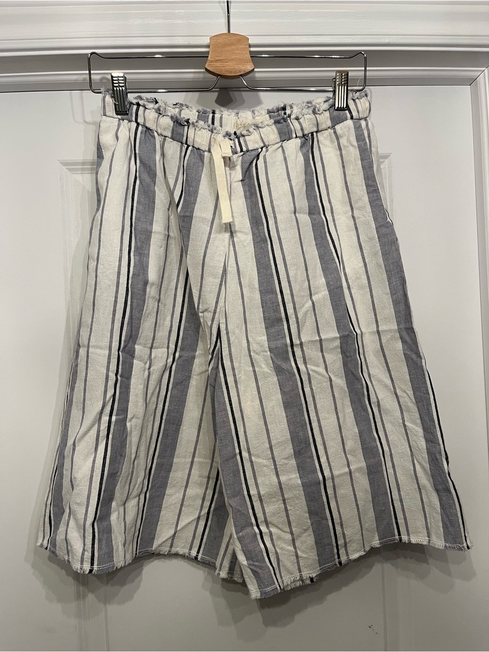 Golden by TNA Drawstring Blue/ White Shorts